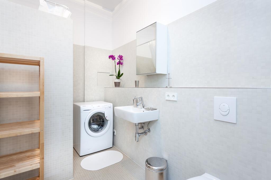 Downtown Apartments Torstr, 4 Unique Units From 1-3 Bedrooms Berlin Exteriör bild